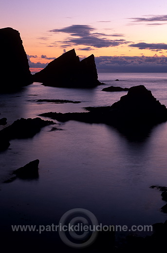 Foula: north coast and stacks, Shetland - Cote nord et récifs, Foula  13170