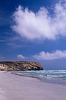 Dhofar. Desert beach near Taqah - Plage déserte, Dhofar, Oman (OM10421)